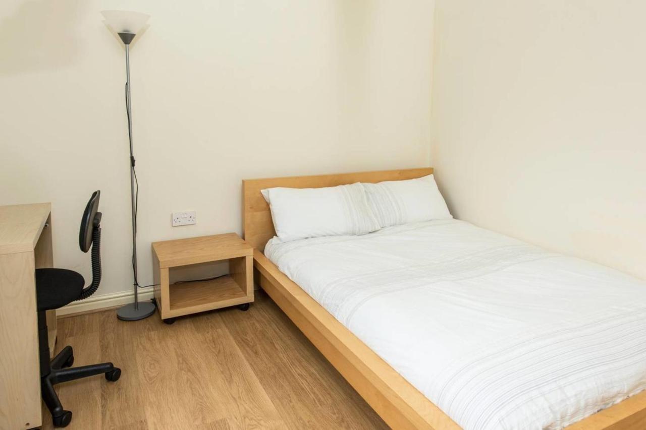 Guestready - Top Floor Apt 2Min Walk To O2 Apollo Manchester Exterior photo